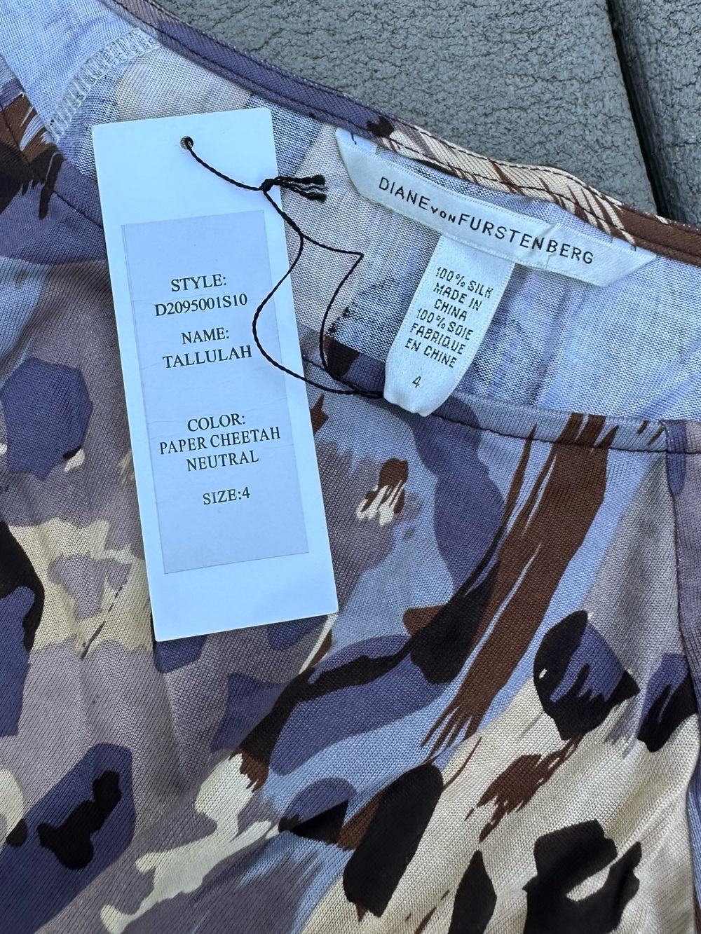 NWT: Diane Von Furstenberg Animal Print 100% Silk Long Sleeve Mini Dress Size 4 - Picture 3 of 5